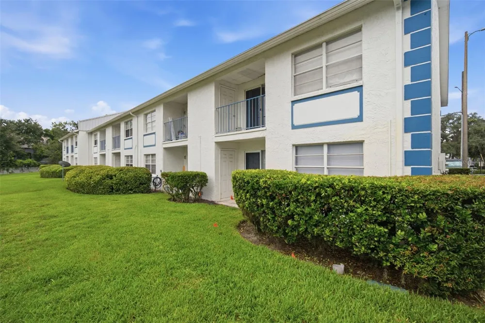 5005 BORDEAUX VILLAGE PLACE #202 Tampa, FL 33617