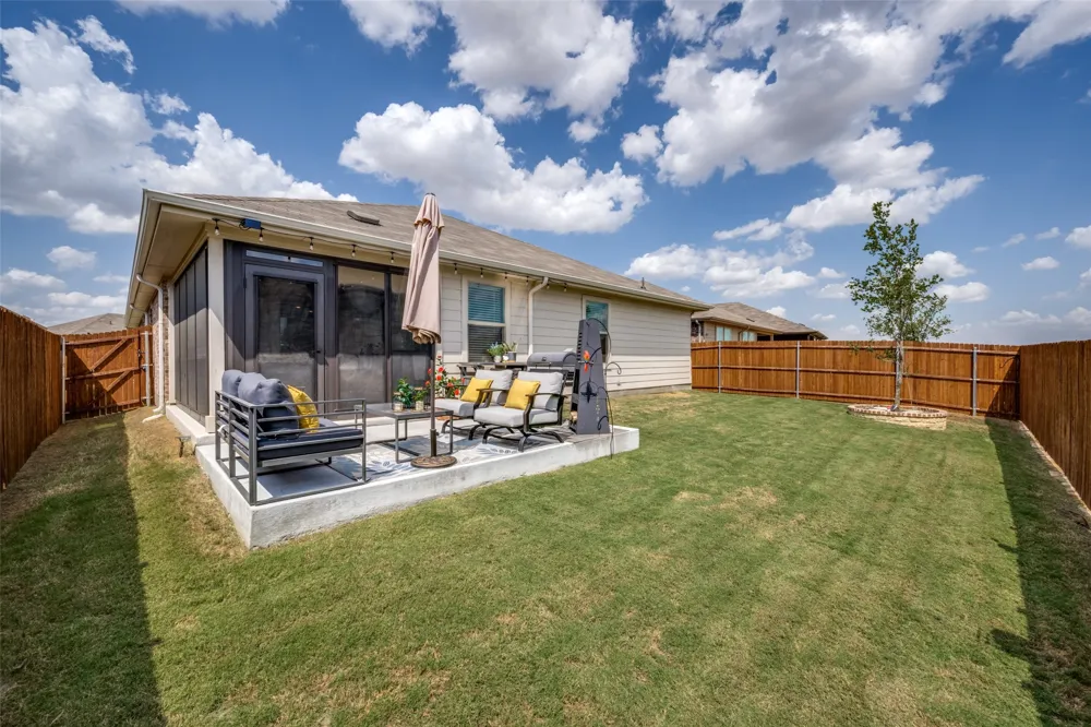 5529 Legends Way Krum, TX 76249