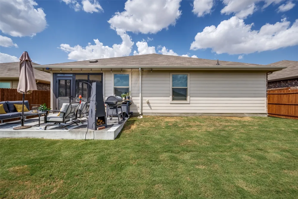 5529 Legends Way Krum, TX 76249