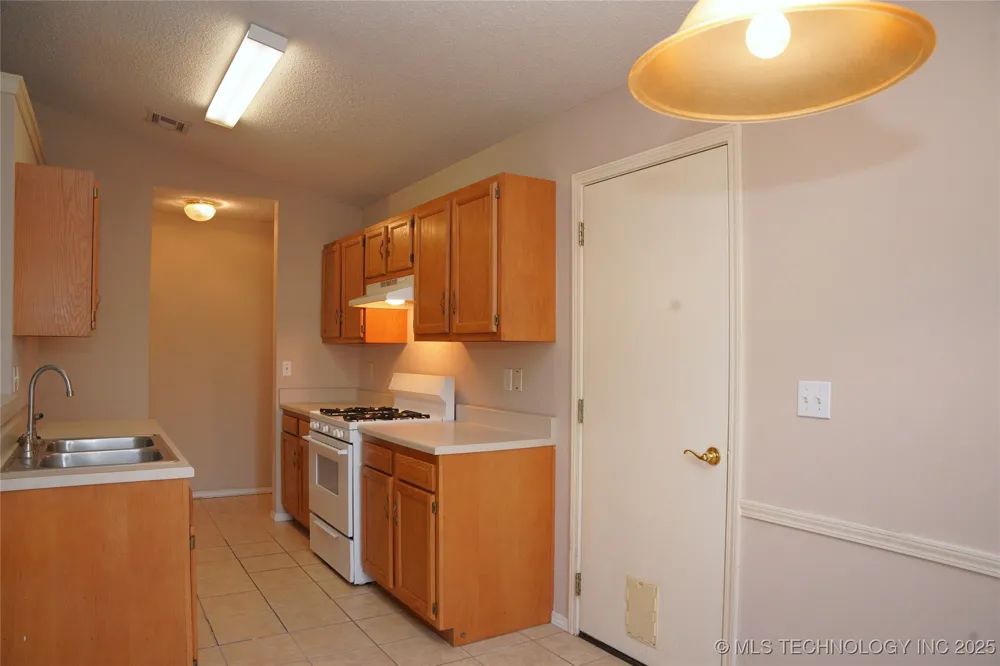 1907 Chambers Avenue Claremore, OK 74017