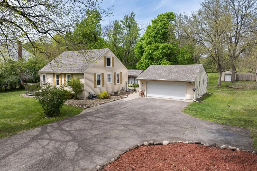 2304 15th Avenue SW Austin, MN 55912