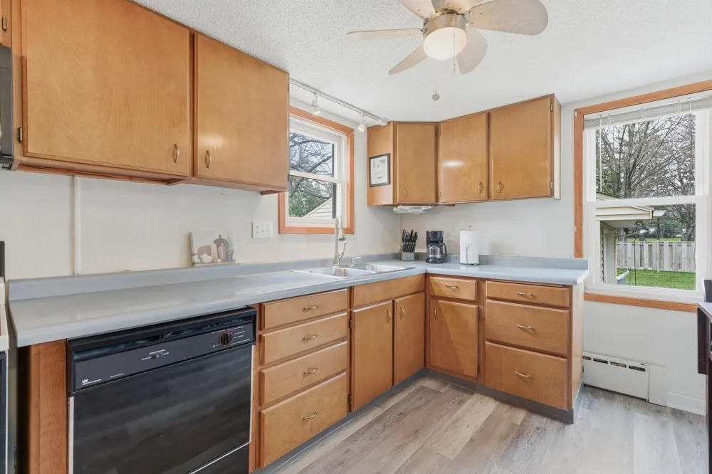 2304 15th Avenue SW Austin, MN 55912