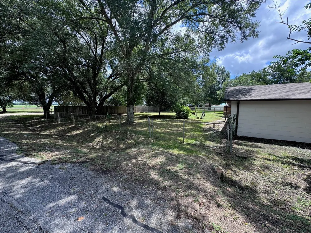 7903 Church Street Needville, TX 77461
