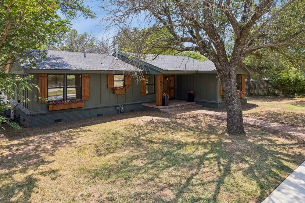 108 Highland Pauls Valley, OK 73075