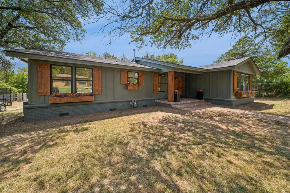 108 Highland Pauls Valley, OK 73075