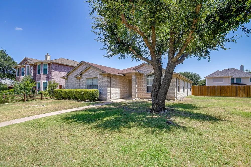 924 Thistle Circle Allen, TX 75002