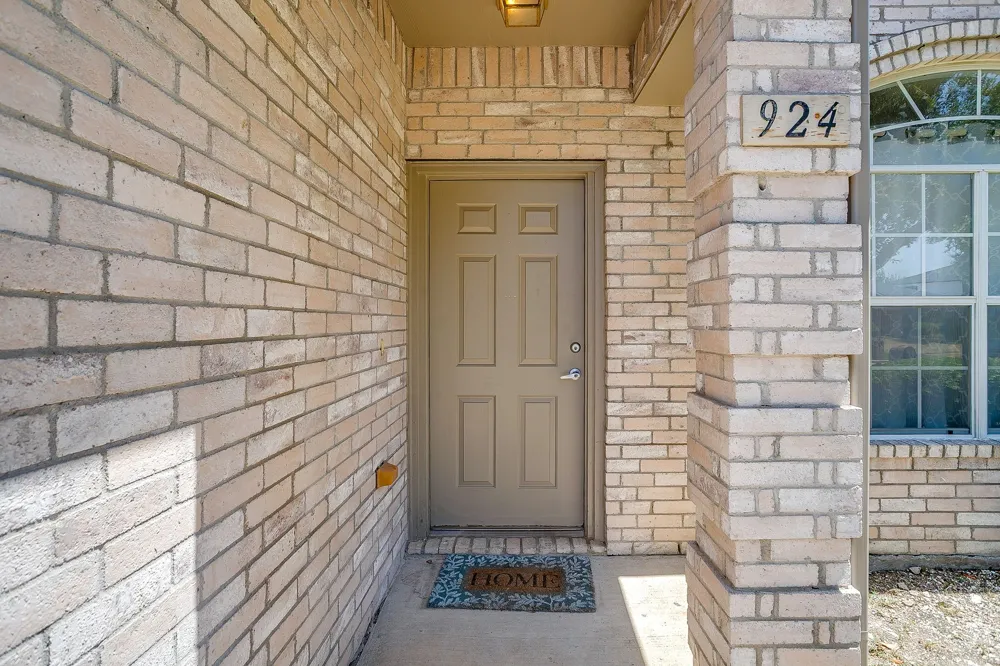 924 Thistle Circle Allen, TX 75002