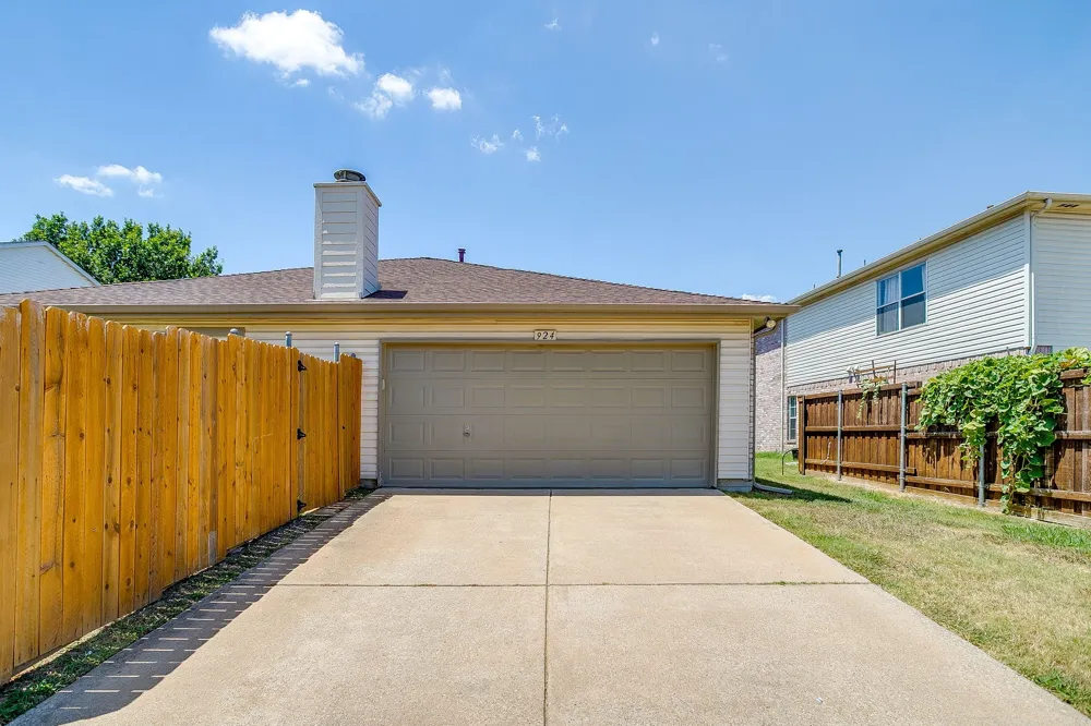 924 Thistle Circle Allen, TX 75002