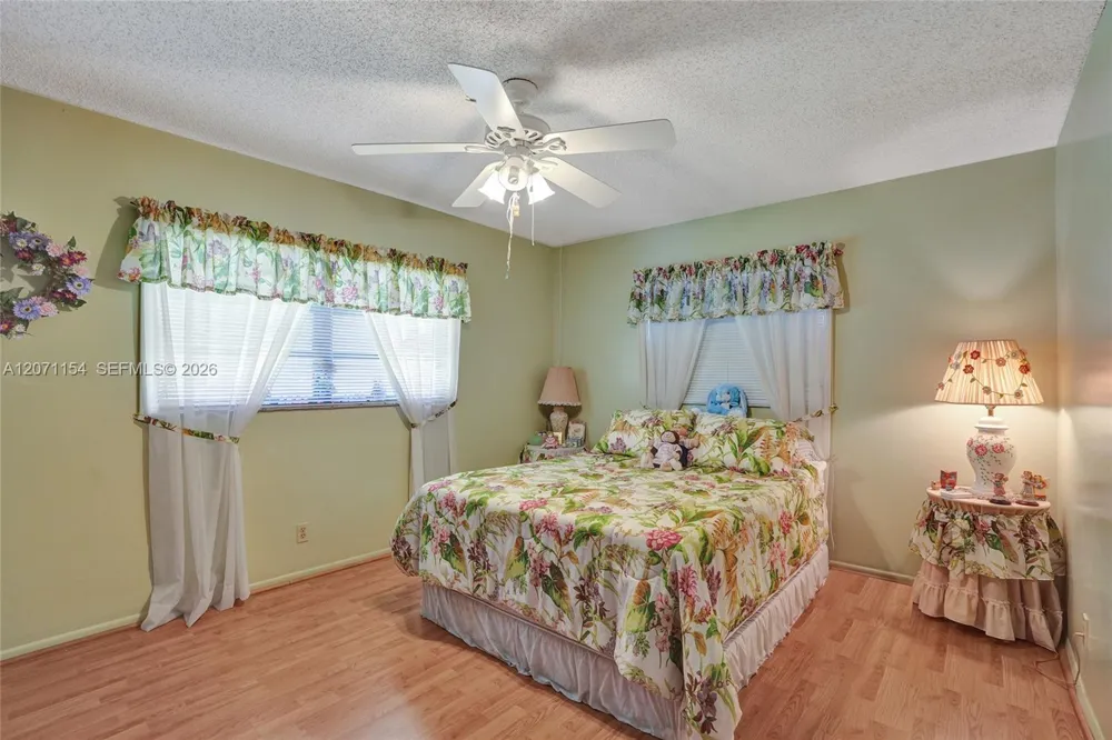 5321 SW 90th Ave Cooper City, FL 33328