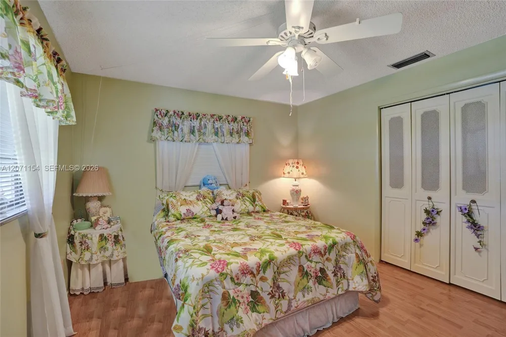 5321 SW 90th Ave Cooper City, FL 33328