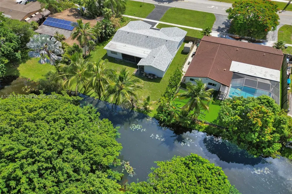 5321 SW 90th Ave Cooper City, FL 33328