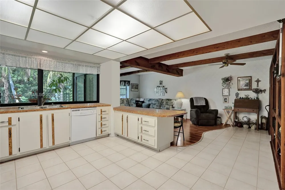 5321 SW 90th Ave Cooper City, FL 33328