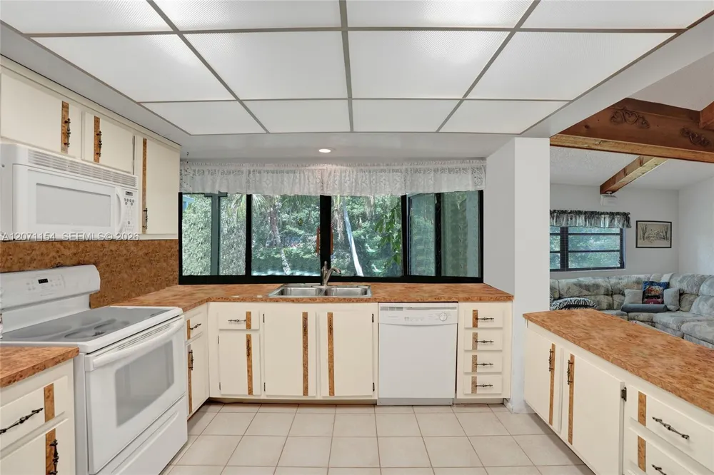 5321 SW 90th Ave Cooper City, FL 33328