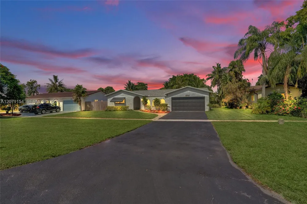5321 SW 90th Ave Cooper City, FL 33328