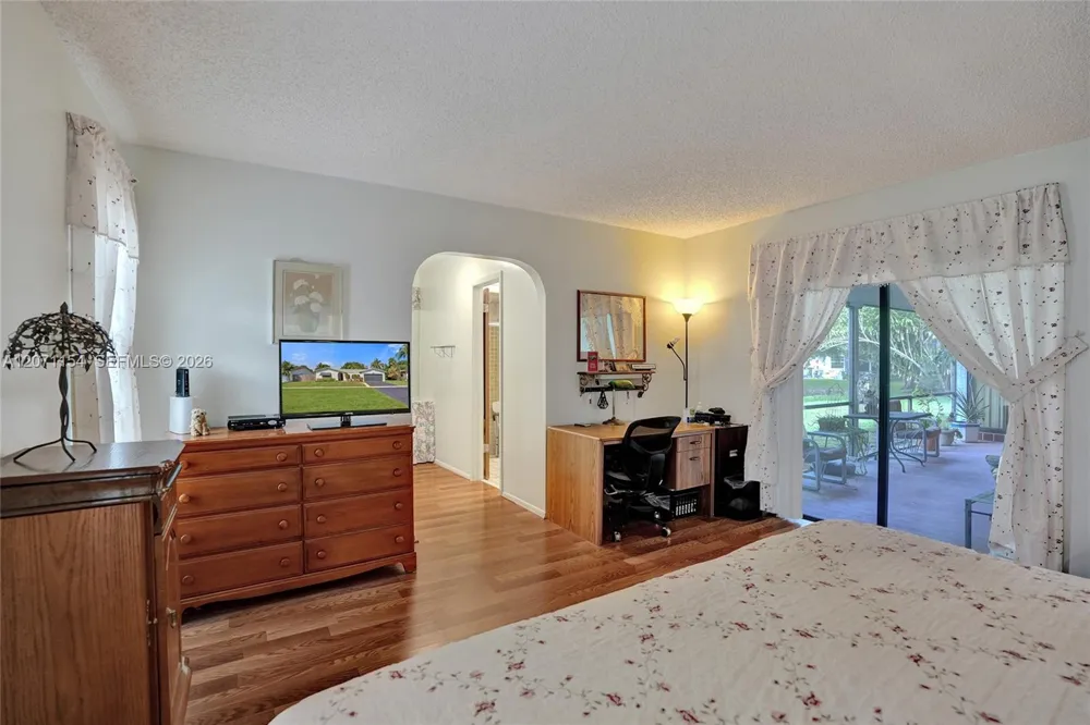 5321 SW 90th Ave Cooper City, FL 33328