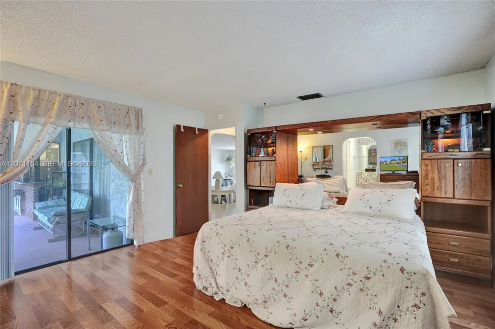 5321 SW 90th Ave Cooper City, FL 33328