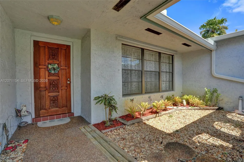 5321 SW 90th Ave Cooper City, FL 33328