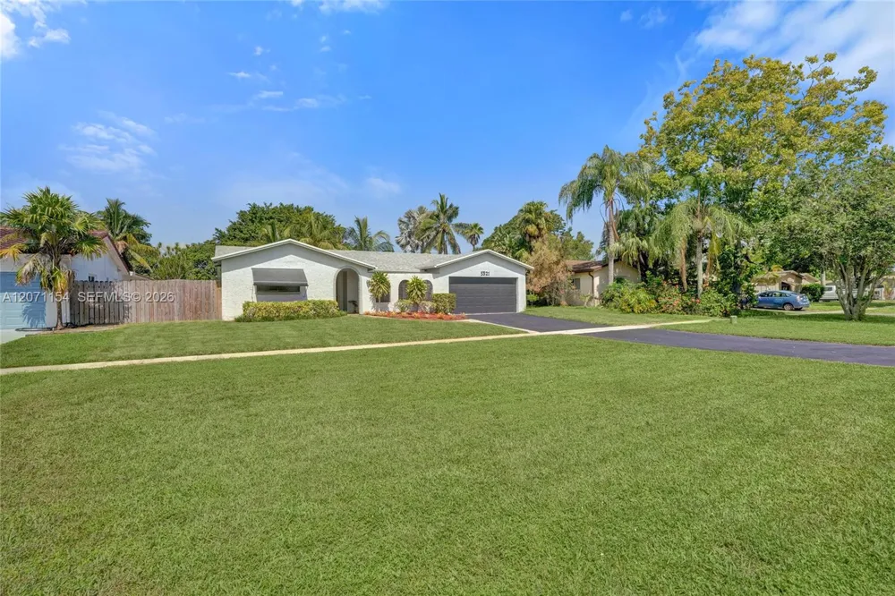 5321 SW 90th Ave Cooper City, FL 33328