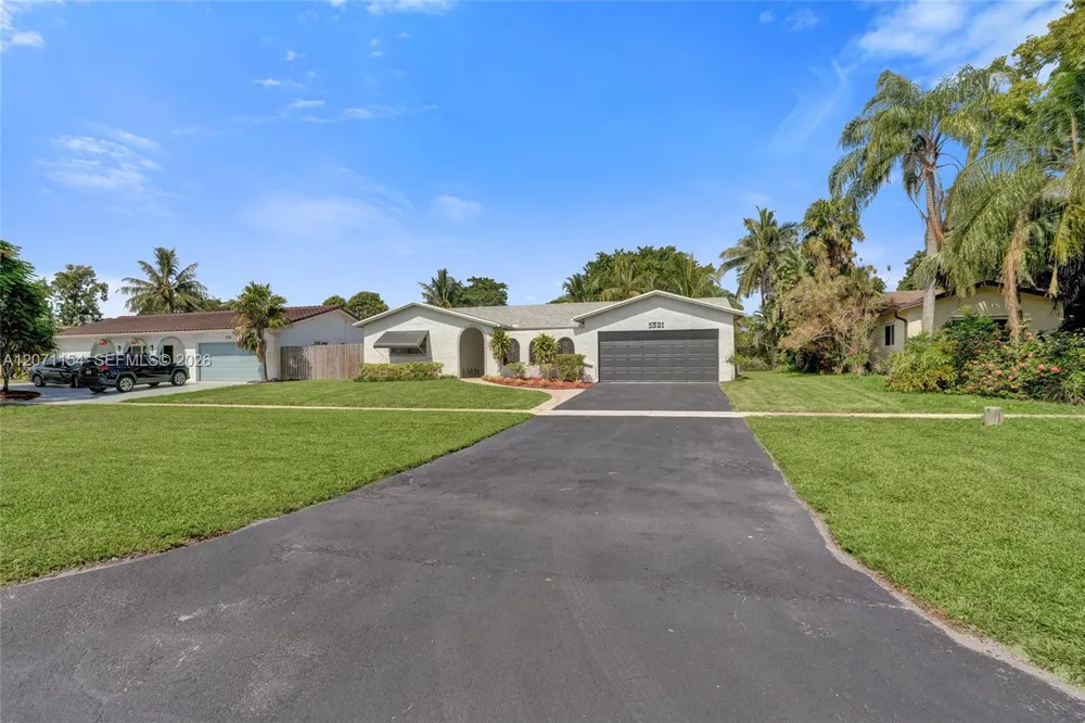 5321 SW 90th Ave Cooper City, FL 33328