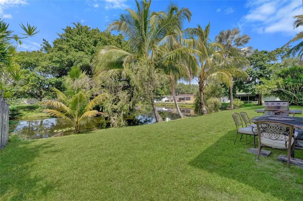 5321 SW 90th Ave Cooper City, FL 33328