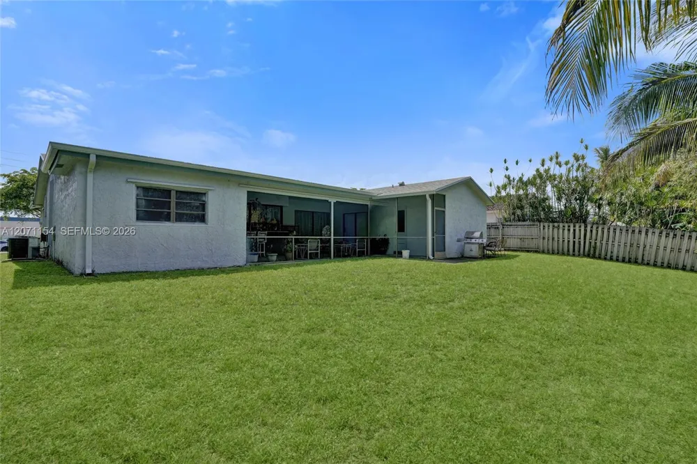 5321 SW 90th Ave Cooper City, FL 33328