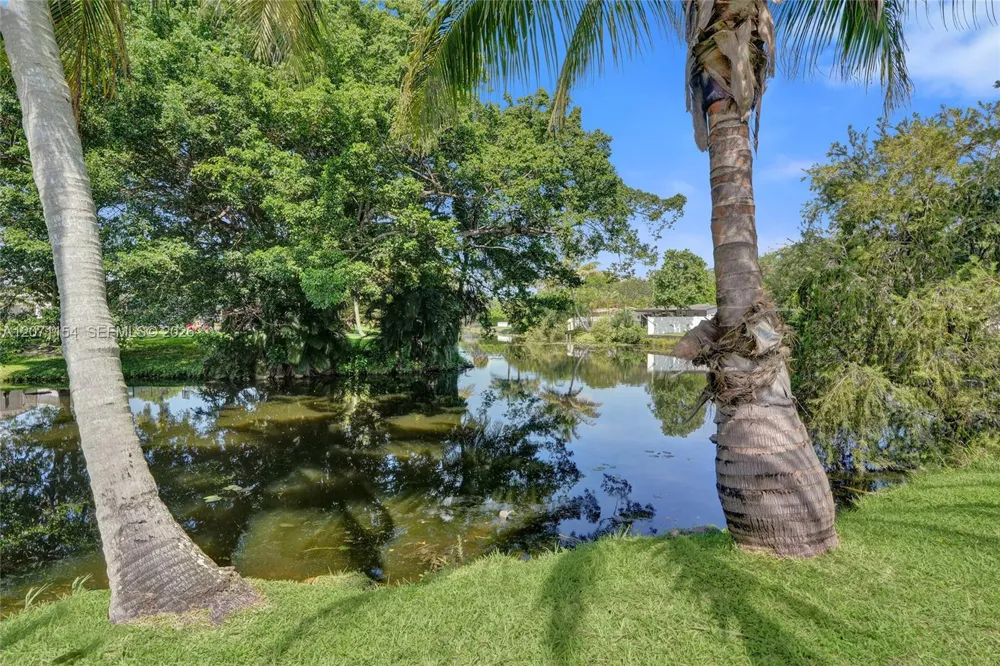 5321 SW 90th Ave Cooper City, FL 33328