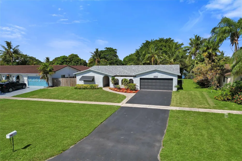 5321 SW 90th Ave Cooper City, FL 33328