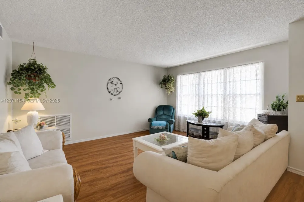 5321 SW 90th Ave Cooper City, FL 33328