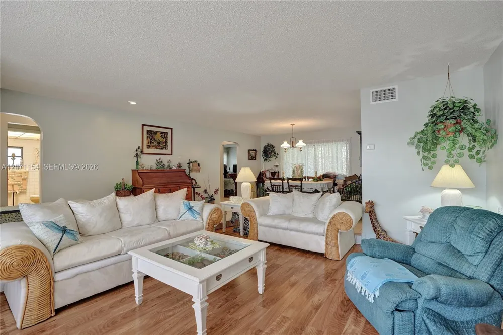 5321 SW 90th Ave Cooper City, FL 33328