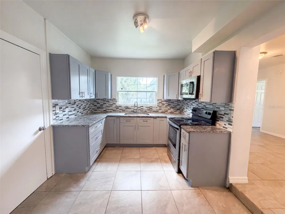 7117 50TH STREET Tampa, FL 33617