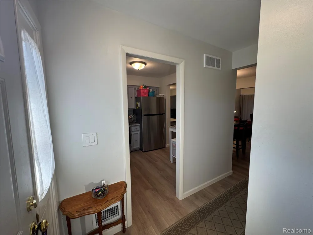 1764 Brentwood Drive Troy City, MI 48098