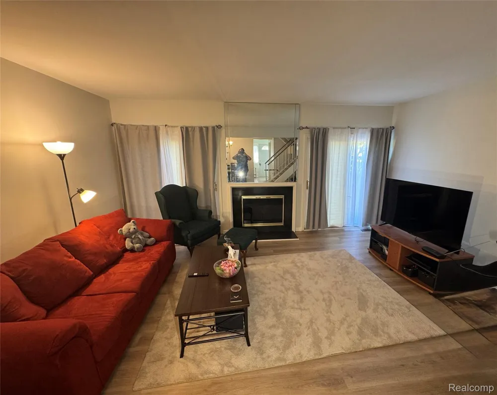 1764 Brentwood Drive Troy City, MI 48098