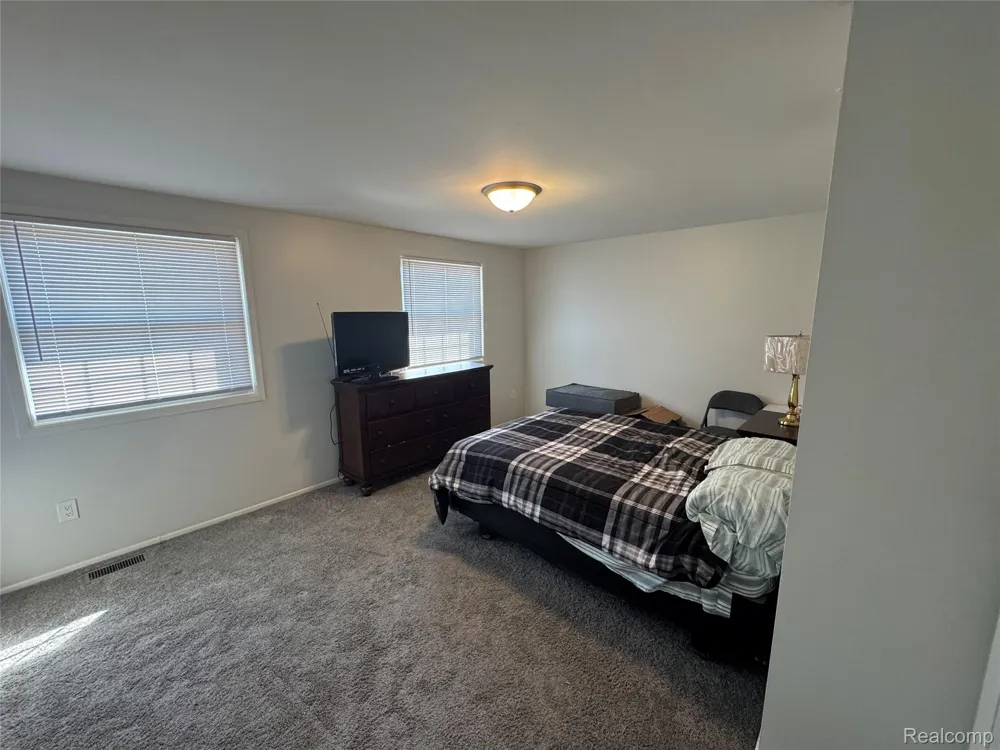 1764 Brentwood Drive Troy City, MI 48098