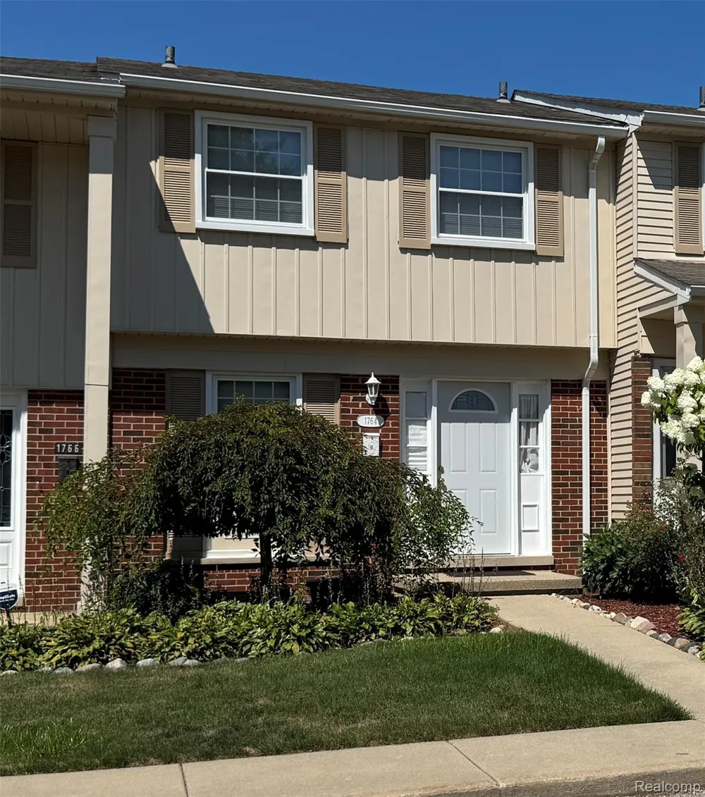 1764 Brentwood Drive Troy City, MI 48098