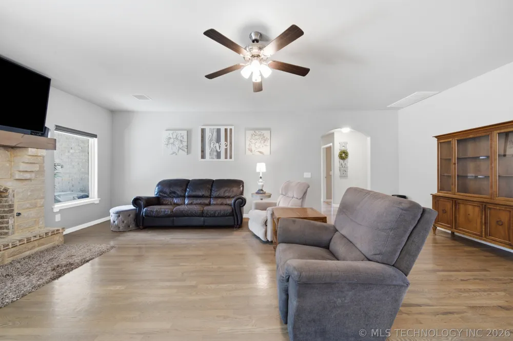 224 Williamsburg Street Catoosa, OK 74015