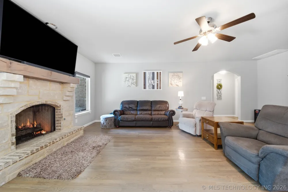 224 Williamsburg Street Catoosa, OK 74015
