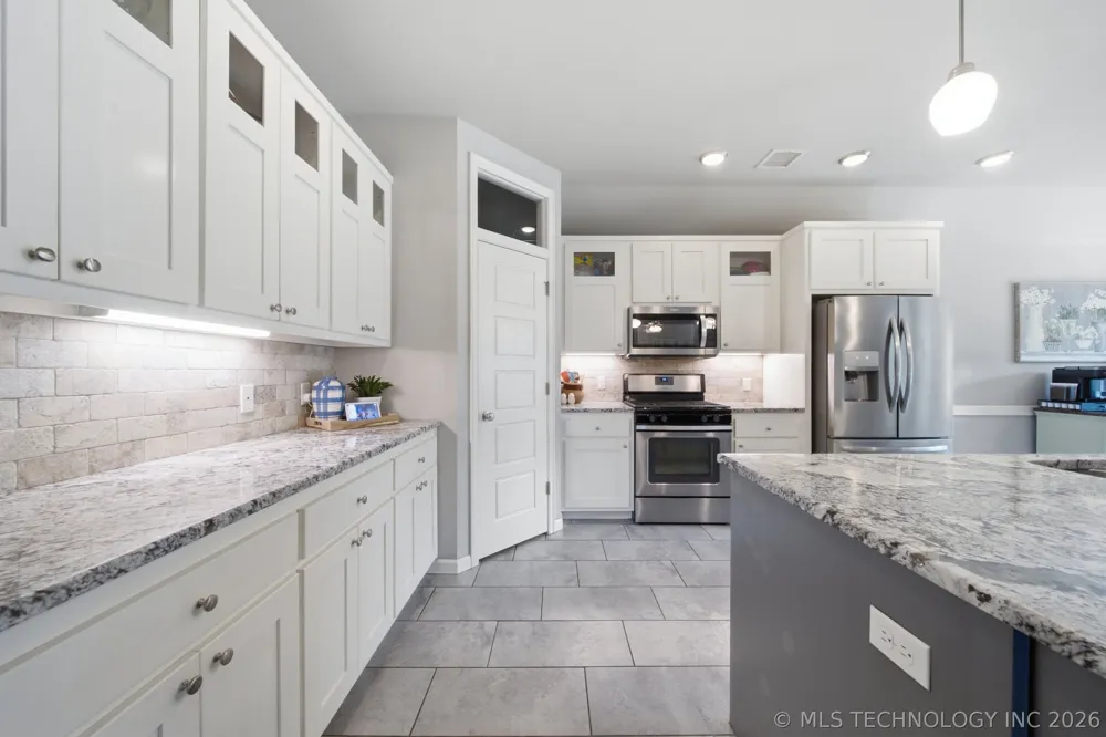 224 Williamsburg Street Catoosa, OK 74015