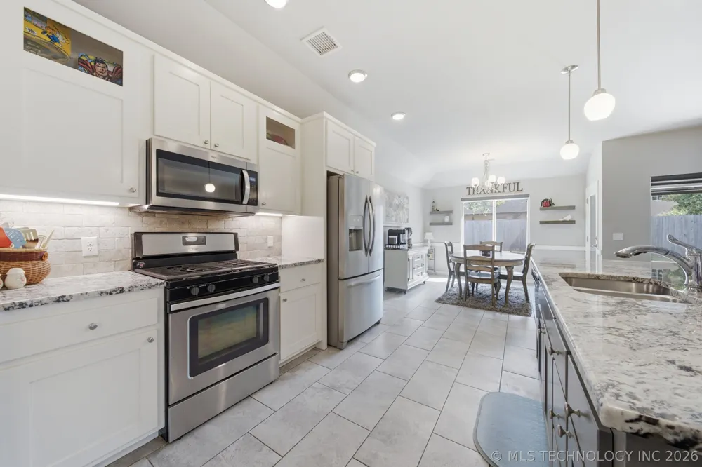 224 Williamsburg Street Catoosa, OK 74015