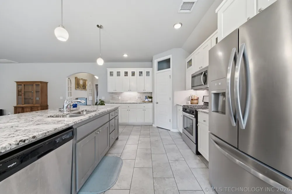 224 Williamsburg Street Catoosa, OK 74015