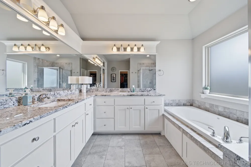 224 Williamsburg Street Catoosa, OK 74015