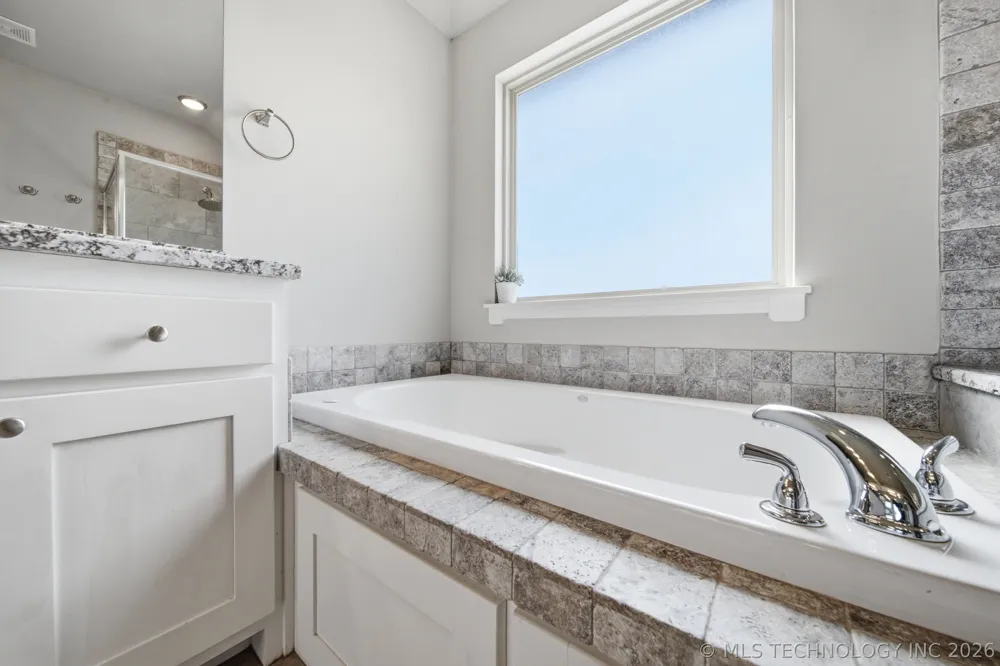 224 Williamsburg Street Catoosa, OK 74015
