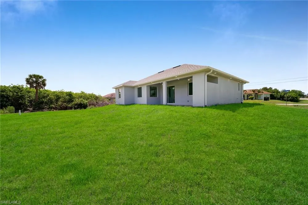 4119 17th Street SW Lehigh Acres, FL 33976
