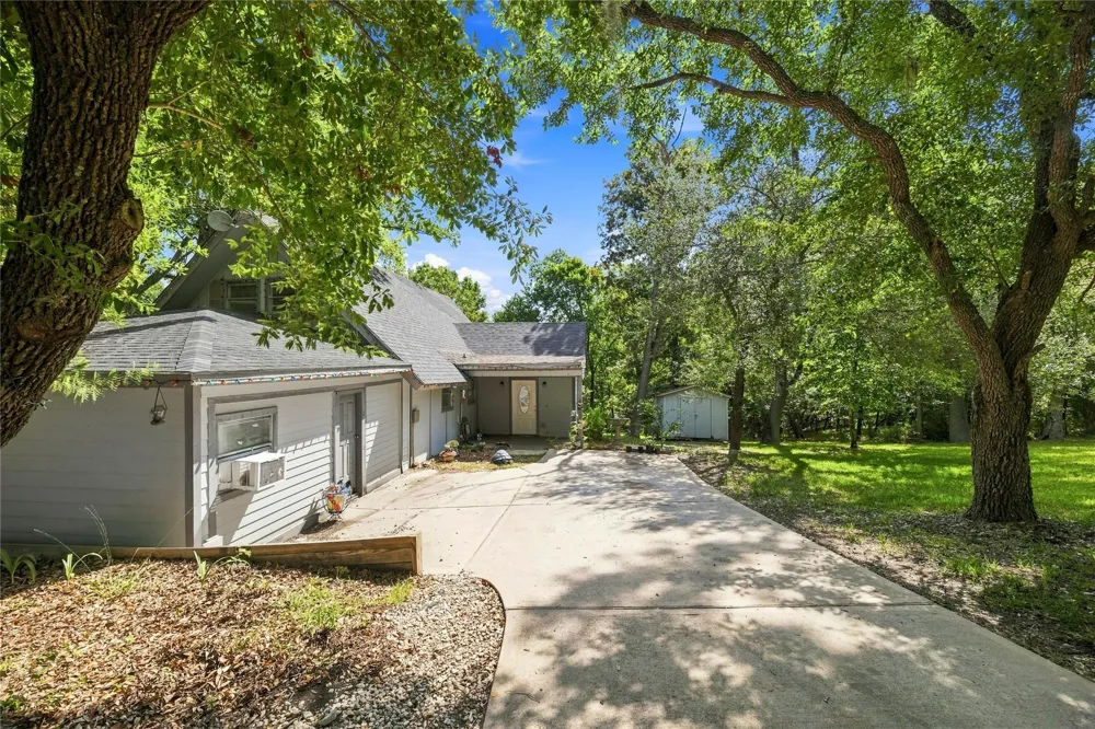761 Forest Cove Loop Coldspring, TX 77331