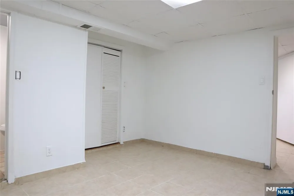 302 10th Street Newark, NJ 07107