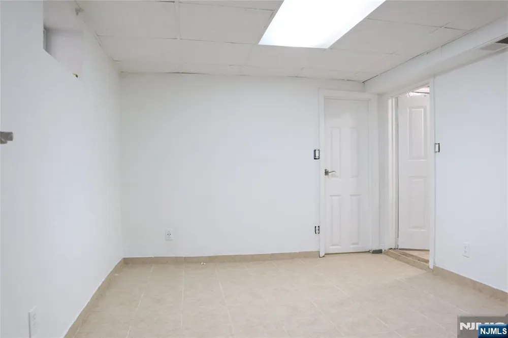 302 10th Street Newark, NJ 07107