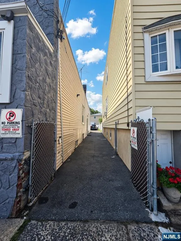 302 10th Street Newark, NJ 07107