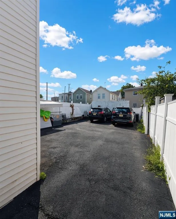 302 10th Street Newark, NJ 07107