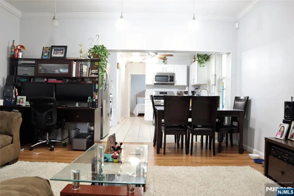 302 10th Street Newark, NJ 07107