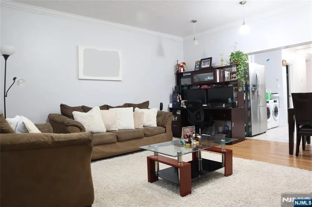 302 10th Street Newark, NJ 07107