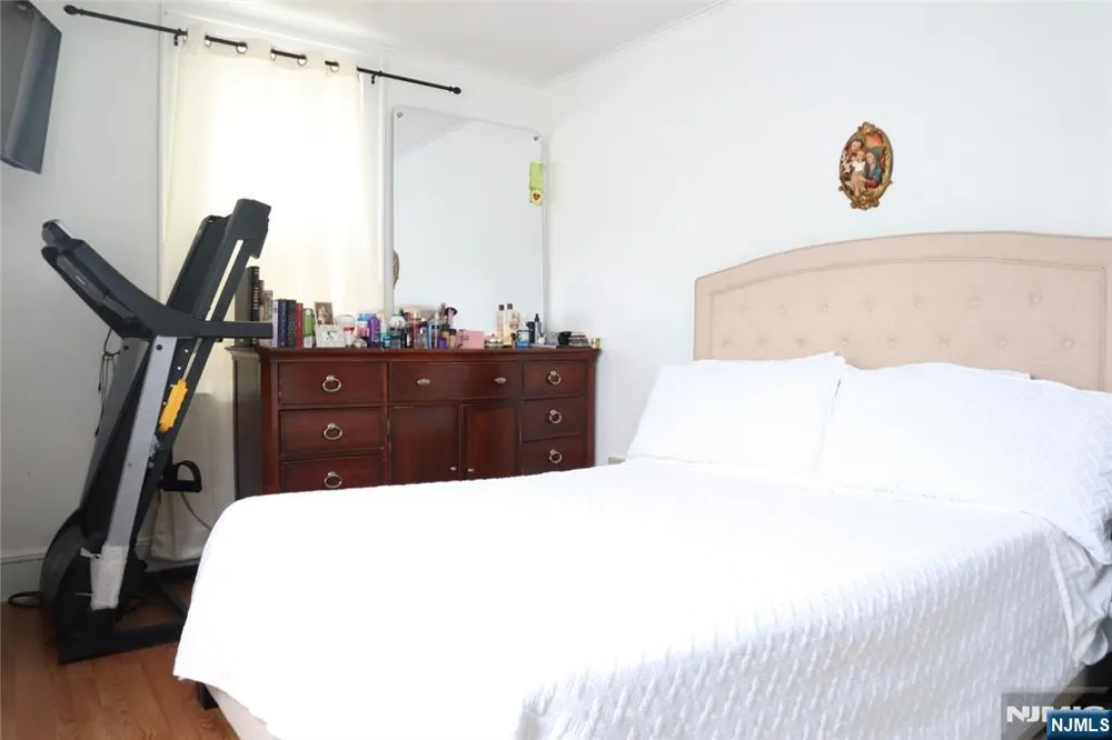 302 10th Street Newark, NJ 07107